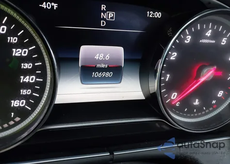 2018 Mercedes-Benz E 300 4Matic z USA, uszkodzony, nr VIN WDDZF4KB9JA354483